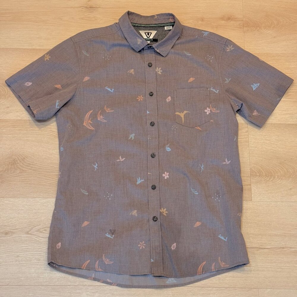 Vissla Short Sleeve Button Down Shirt - Size M